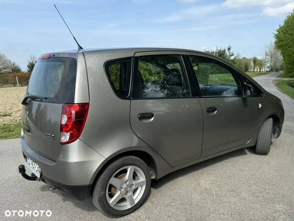 Mitsubishi Colt - 5