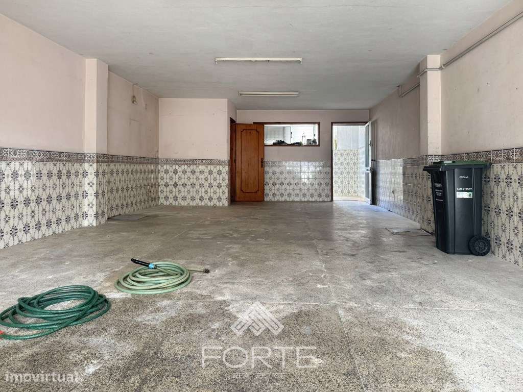 Moradia em banda T3 em São João da Madeira-25