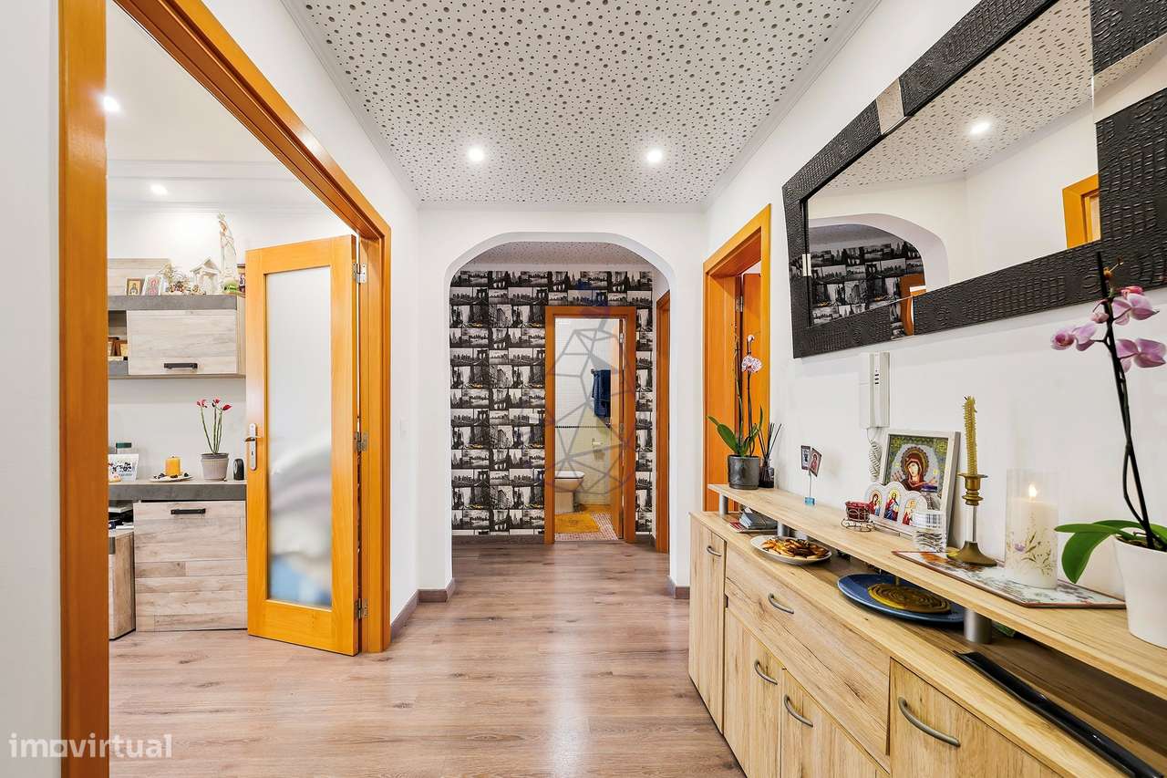 Apartamento T3 totalmente Remodelado no Parchal - Lagoa - Grande imagem: 4/41