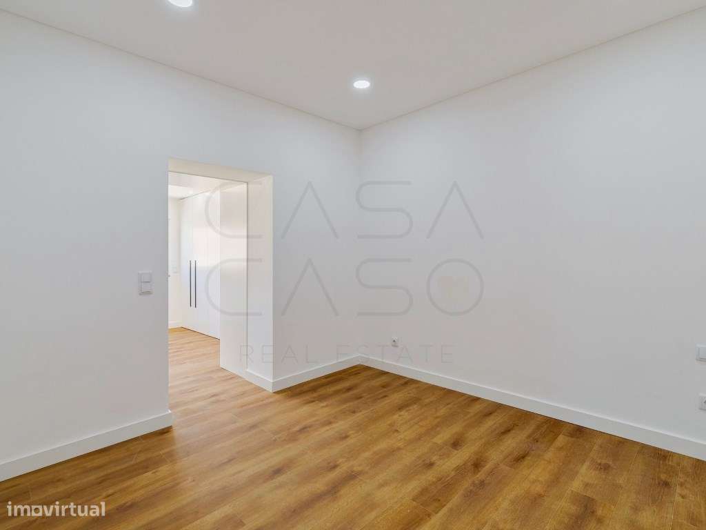 NOVO - Moradia de T4+2 no Bairro da Conceição-21