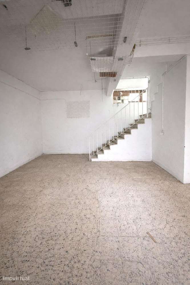 Versatilidade e Rentabilidade: 101 m2 para Negócio ou Serviços-8