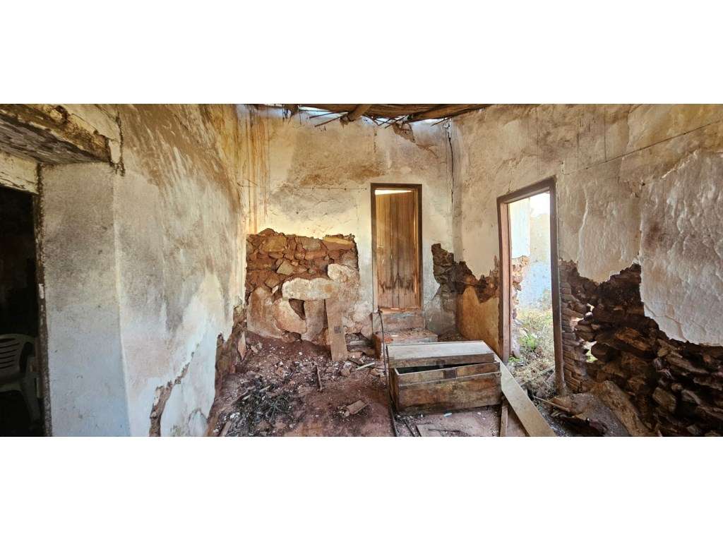3 Ruinas para recuperar no centro de Santa Catarina, Tavira-8