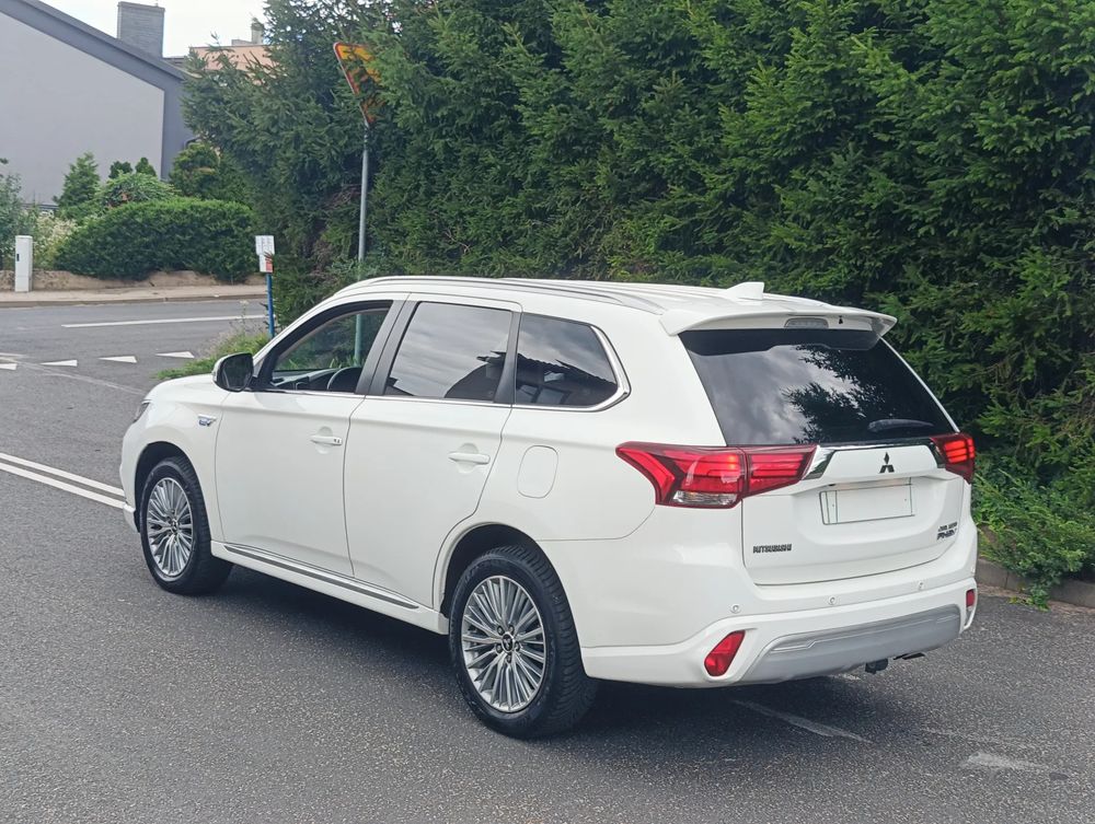 Mitsubishi Outlander III (2012-2022) 2.4 4WD Diamant+ 2019