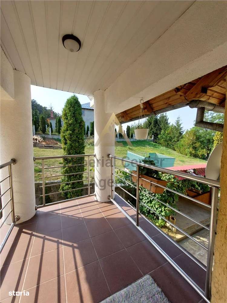 Vila de vanzare P+1 si  4200 mp teren in Com Livezi-11