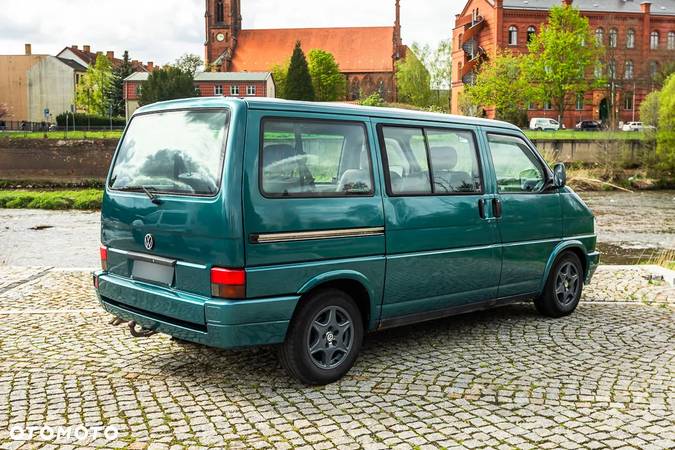 Volkswagen Multivan - 13