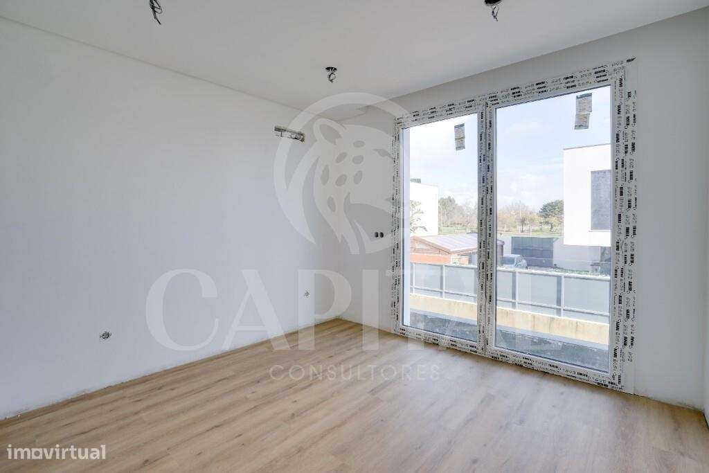 Moradia V3 Isolada com Piscina – Nova – Abrunheira-53