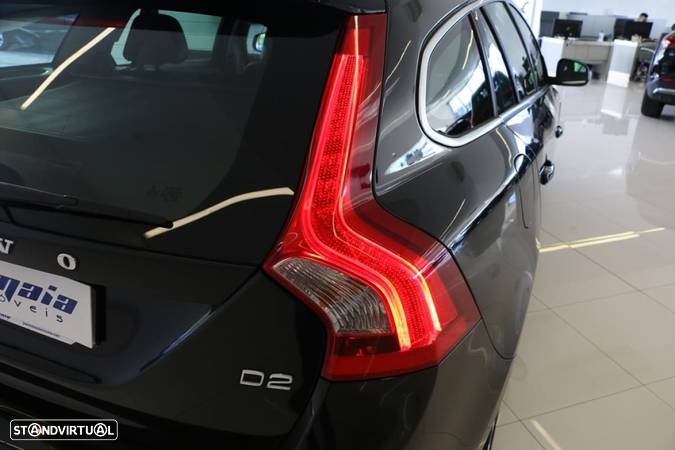 Volvo V60 2.0 D2 Momentum - 10