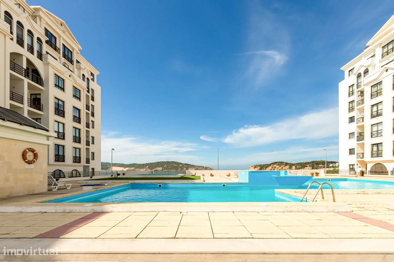 T2 na Marginal de São Martinho do Porto | Piscina com Vista Baía-17