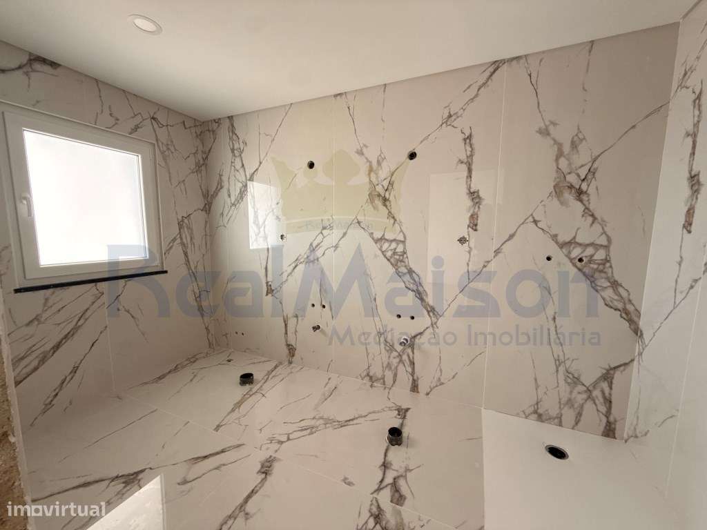 Moradia T4 - Nova Construção - Terrugem (Sintra)-19