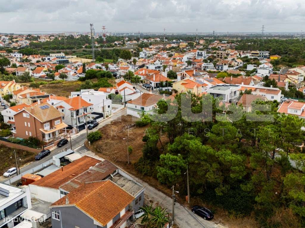 Terreno Urbano de 600 m² na Charneca da Caparica-9