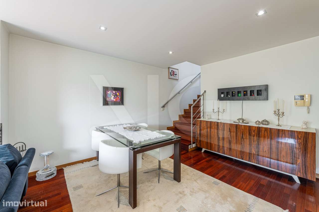 T3 Duplex com Terraço, Vistas Mar e Garagem Fechada na Madalena - Gaia-9