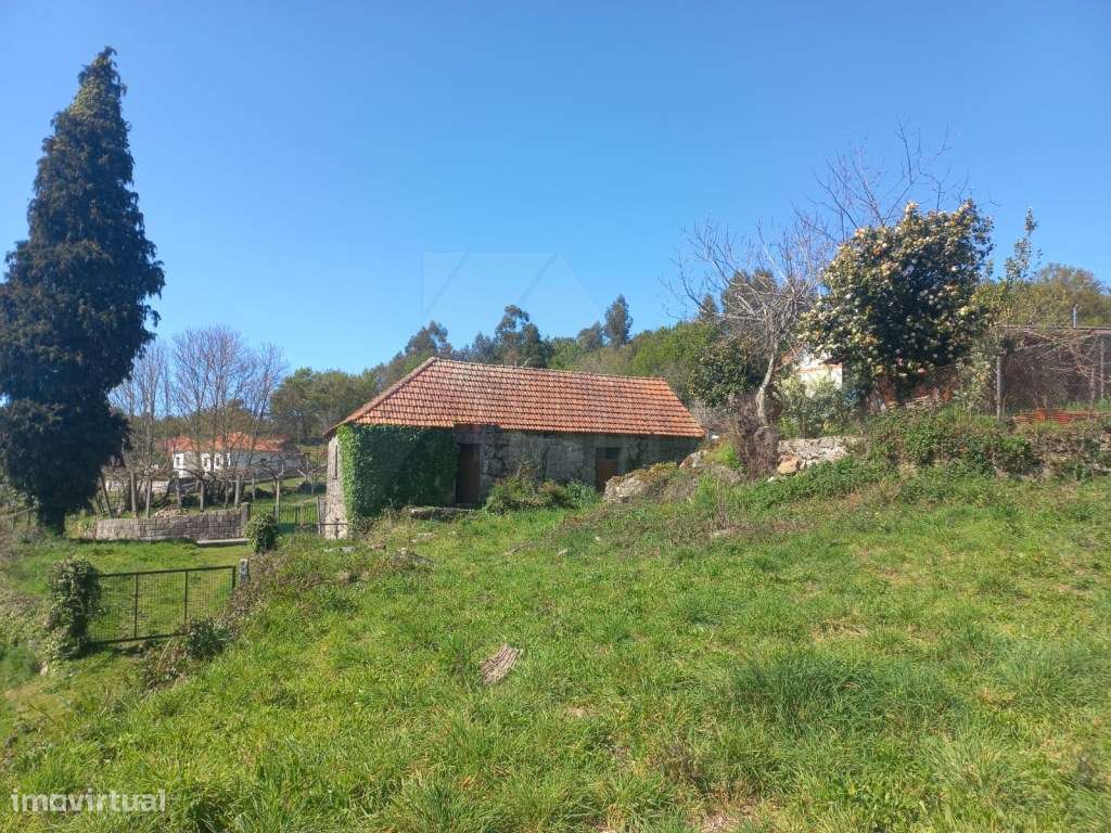 Casa para restauro em Bico-16