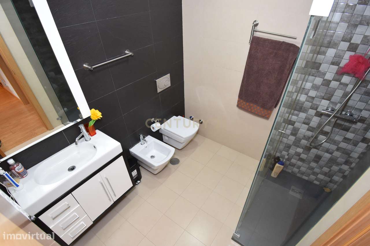 Moradia T3+1 em Alcochete: Luxo e Conforto!-32