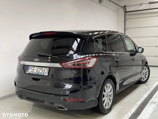 Ford S-Max - 17