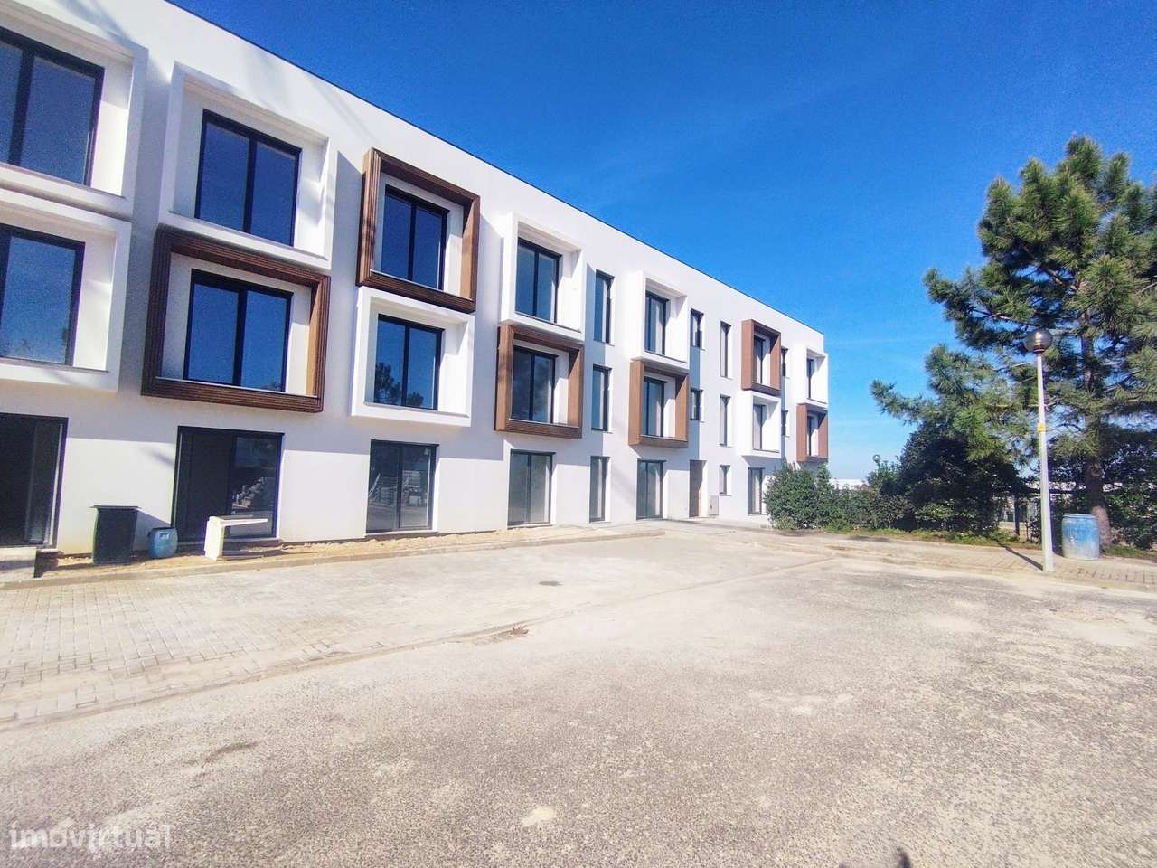 Apartamento T2 NOVO a 30 minutos de Lisboa! Com Piscina na cobertura! - Grande imagem: 2/26