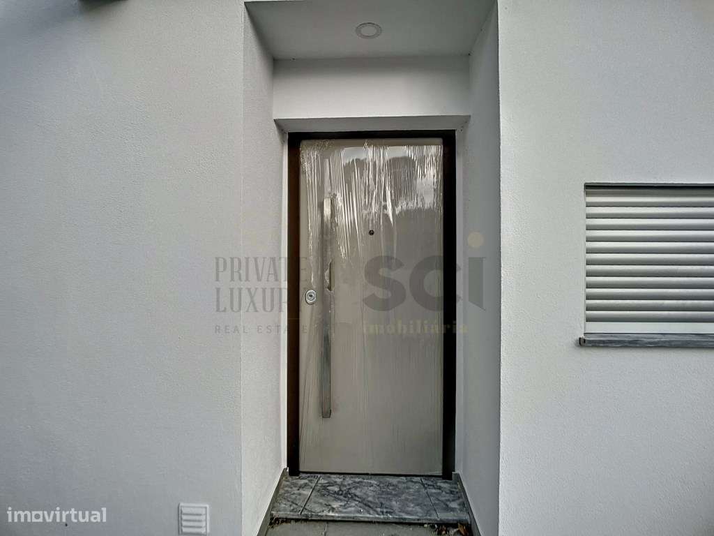 Moradia T3 em Fernão Ferro com Pérgula e Logradouro-21