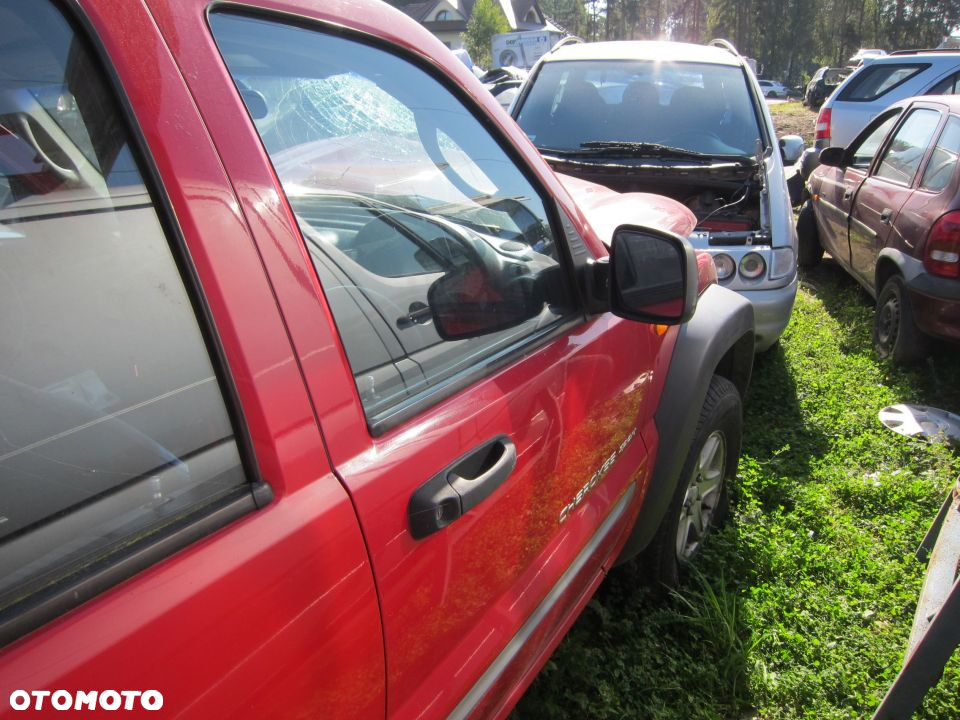 SZYBA TYLNA TYŁ JEEP CHEROKEE LIBERTY - 3