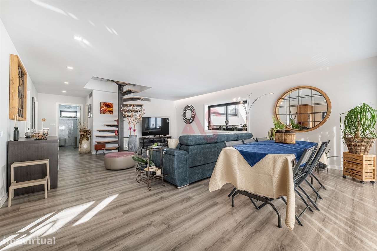 Moradia T3 Térrea Seminova no Centro de Vila Verde - Grande imagem: 4/35