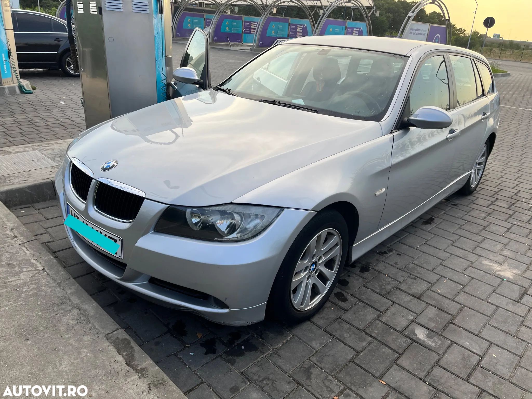 BMW Seria 3 320d Touring - 1