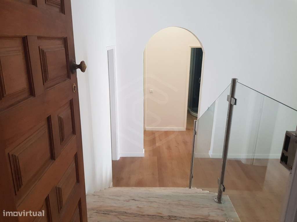 Apartamento T3 Remodelado com Terraço - Quinta Doutor Beirão, Caste... - Grande imagem: 5/21