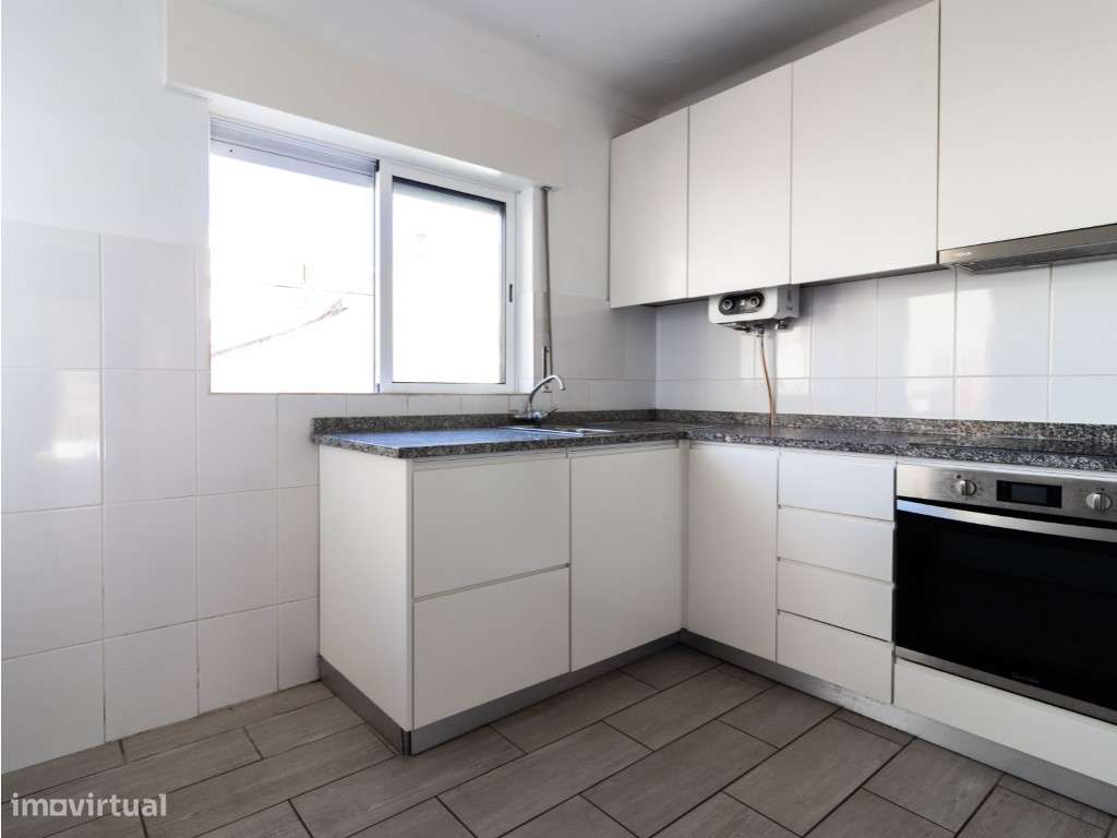 Moradia T3 em São Pedro - A poucos minutos da praia! - Grande imagem: 4/41