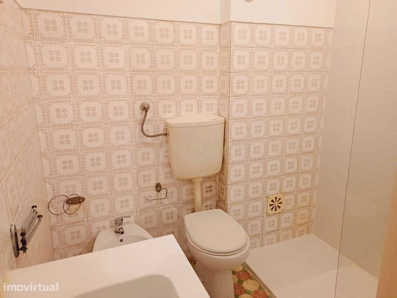 Apartamento T2, recentemente renovado,  no Lumiar Lisboa-10