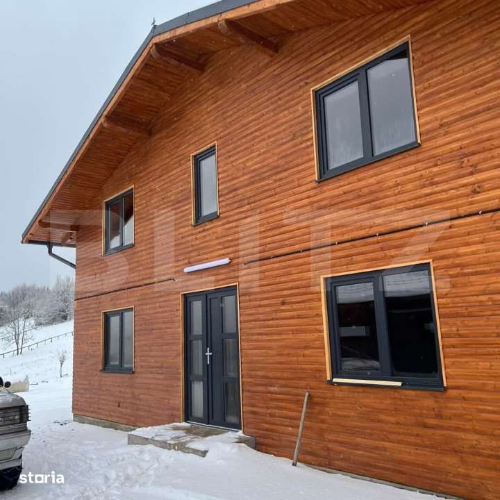 Cabana de vanzare, 10 camere cu baie proprie fiecare, 270 mp, pe Trans - Imagine principală: 3/11