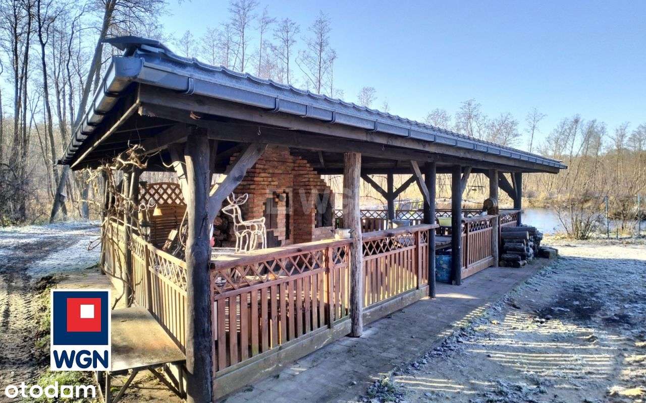 Posiadłość ze stawem z domem w budowie .-14