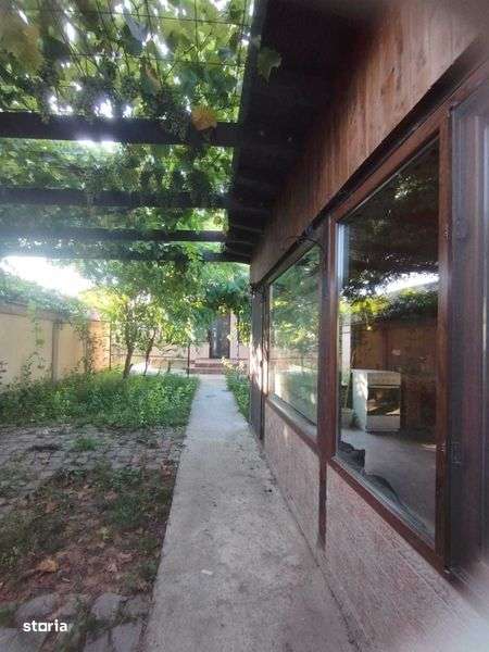 Casa de vanzare  moderna cu mansarda, foisor si teren generos - Imagine principală: 5/8