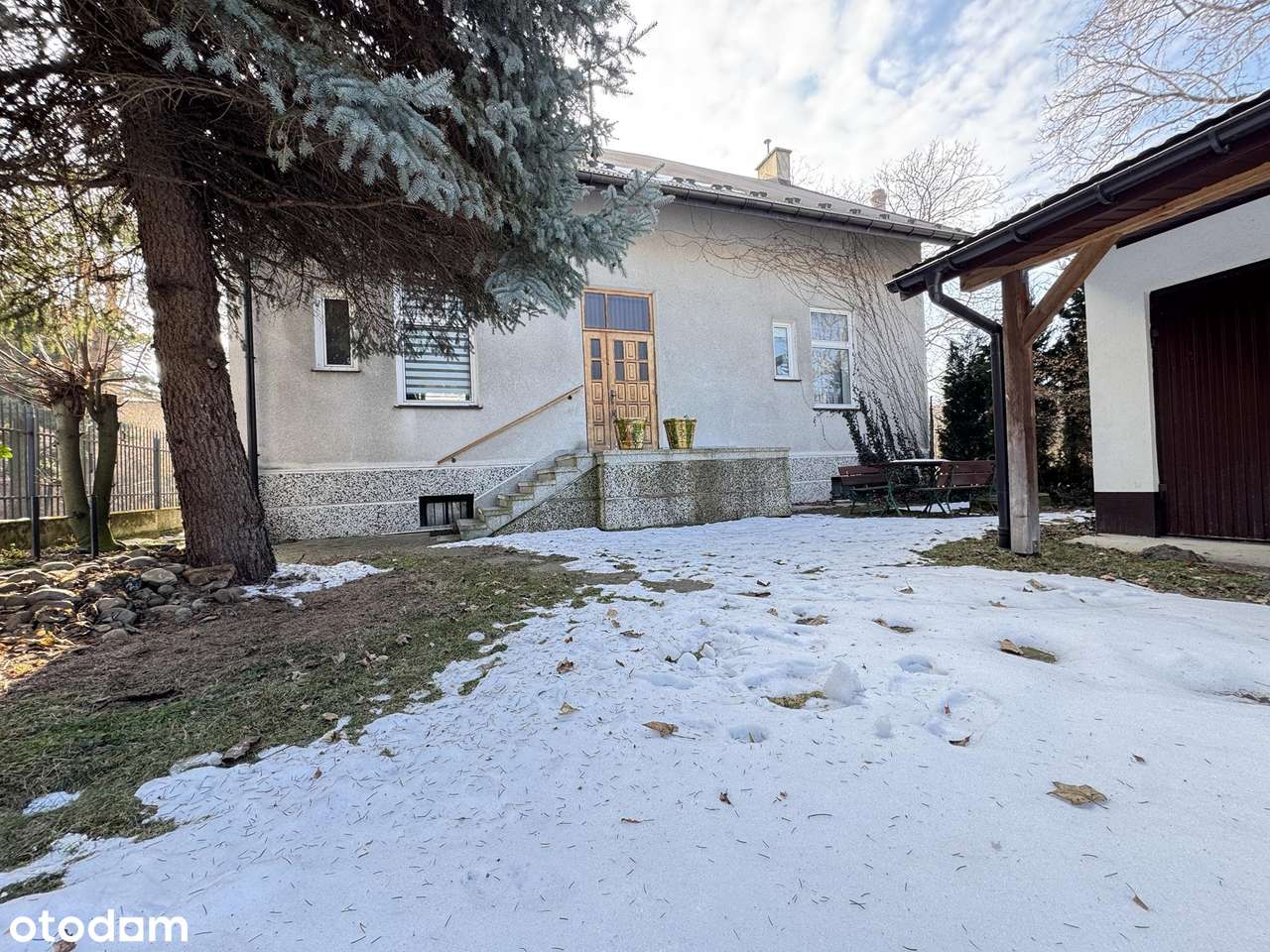 Przestronny dom z użytkowym poddaszem i garażem-2