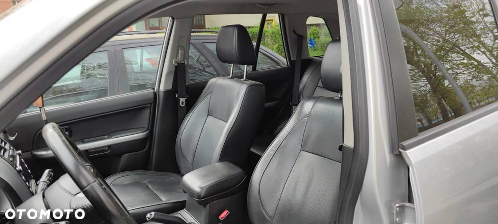 Suzuki Grand Vitara 2.4 De Luxe EU5 - 15