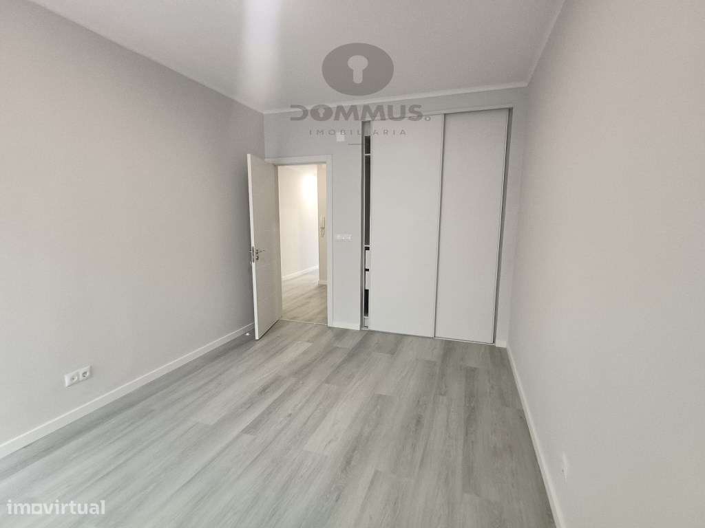 Apartamento T2 na Figueirinha ( Oeiras ) totalmente Remodelado-11