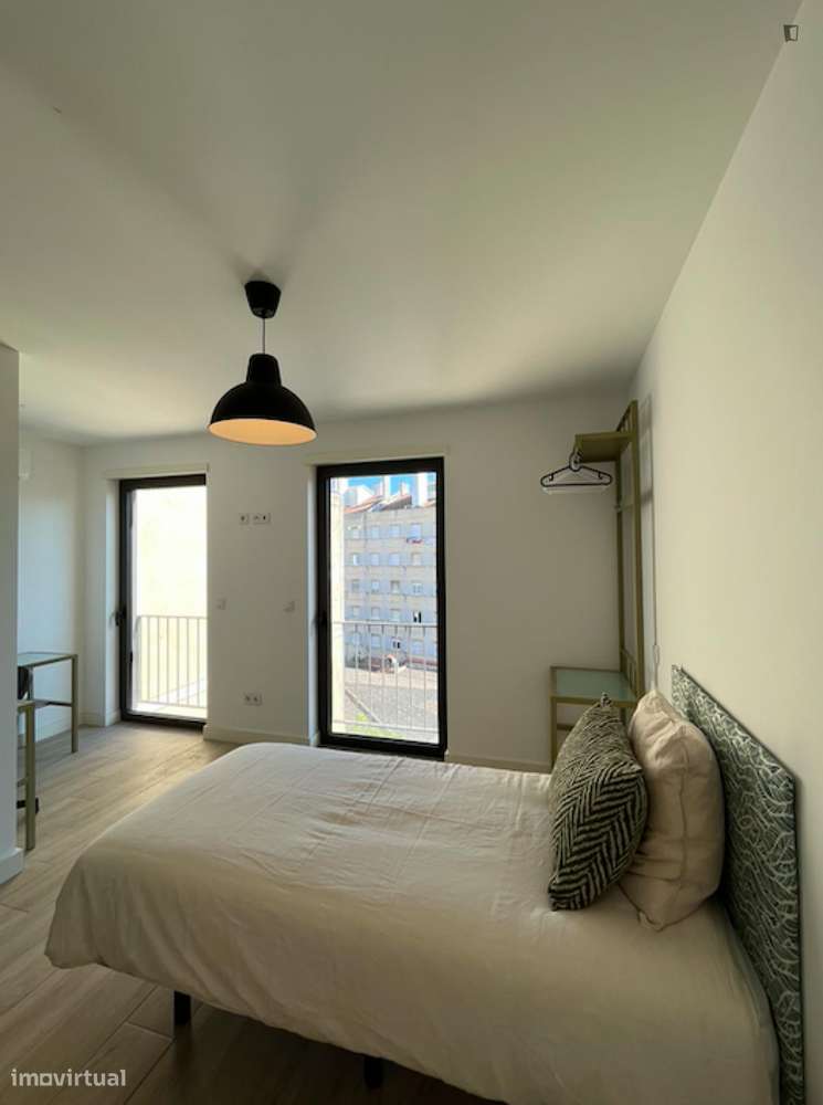 Quarto - localizado em Benfica Lisbon - Grande imagem: 4/14