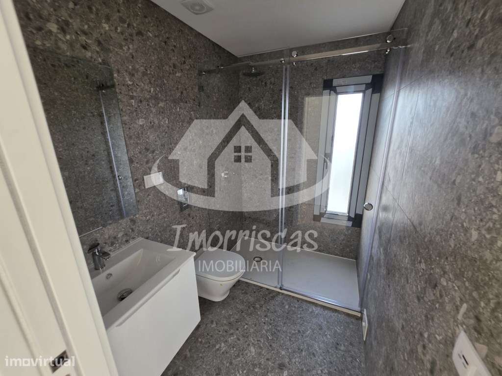 Moradia T3+1 na Portela de Azóia, em Santa Iria de Azóia-30