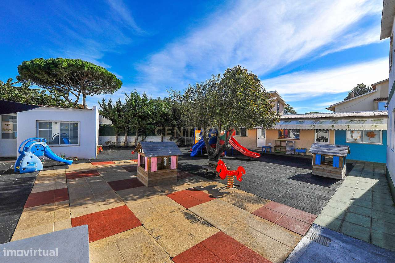 Imóvel com negócio (colégio)– Centro da Parede, Cascais-16