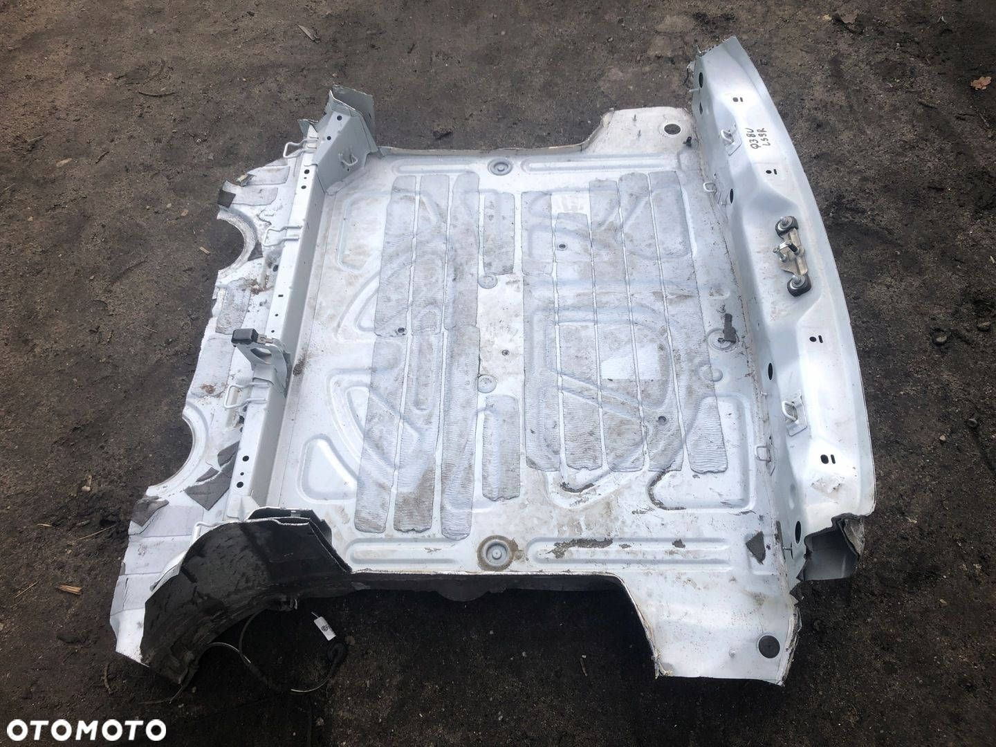 WANNA WNĘKA KOŁA PAS TYLNY AUDI Q3 8U LS9R - 2