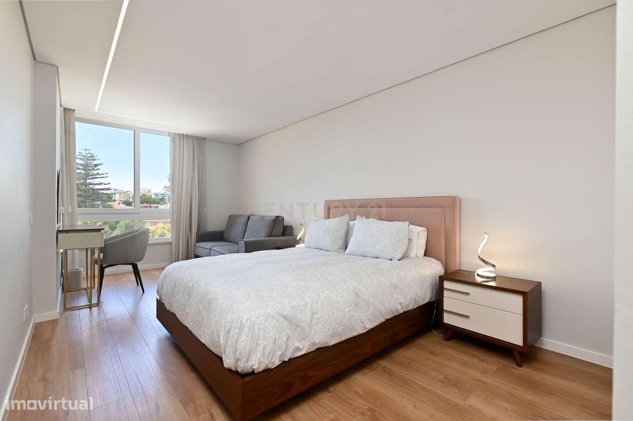 Apartamento Renovado em Cascais com Terraço e Garagem-19