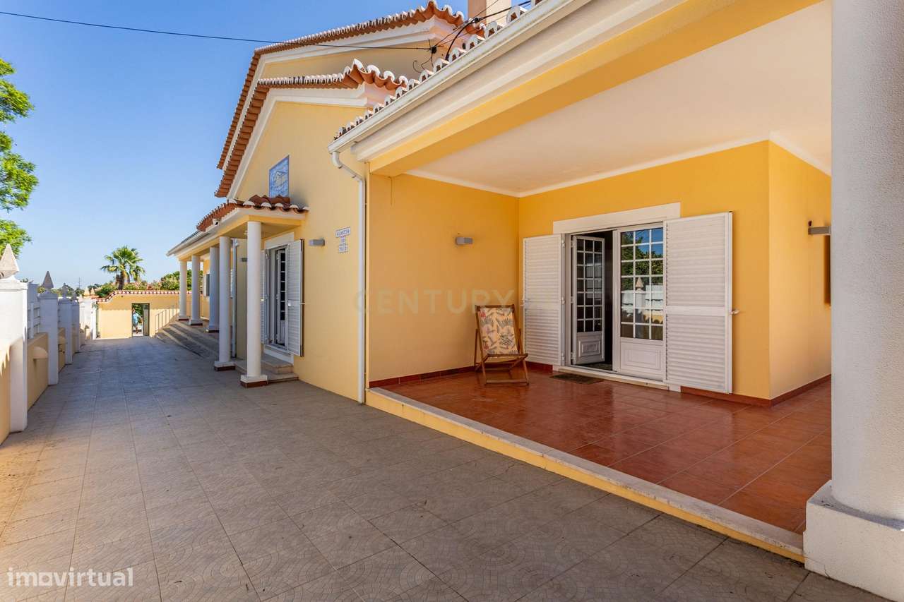 A moradia T5 que procurava em Cabanas, Quinta do Anjo!-0