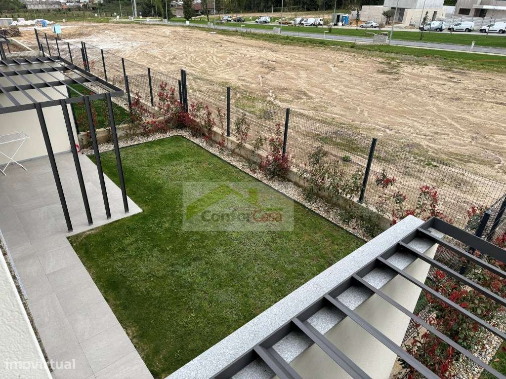 Moradias Luxuosas Novas T3 em Palmeira - Braga, com Jardim e Suítes-4