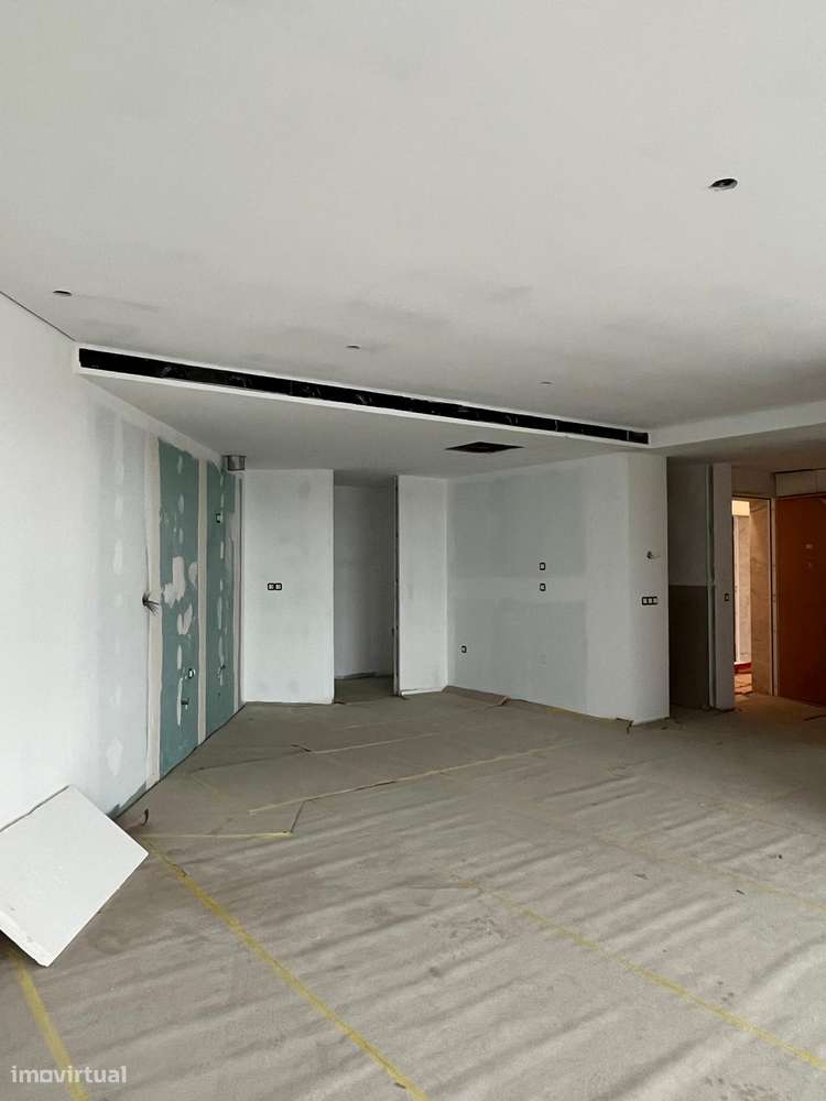T3 novo com varanda, garagem e eficiência energética A+-15