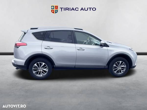 Toyota RAV4 - 6