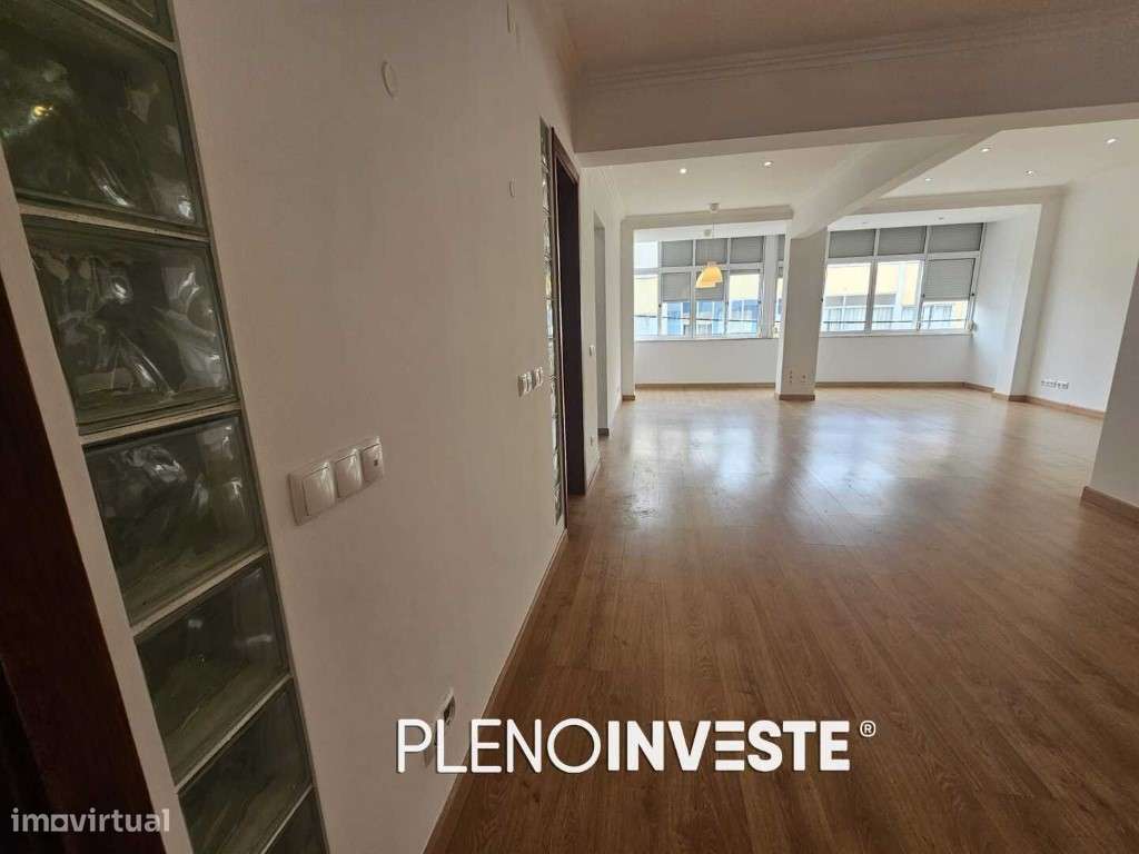 Apartamento T4 transformado em t3 na cova da piedade Almada-13