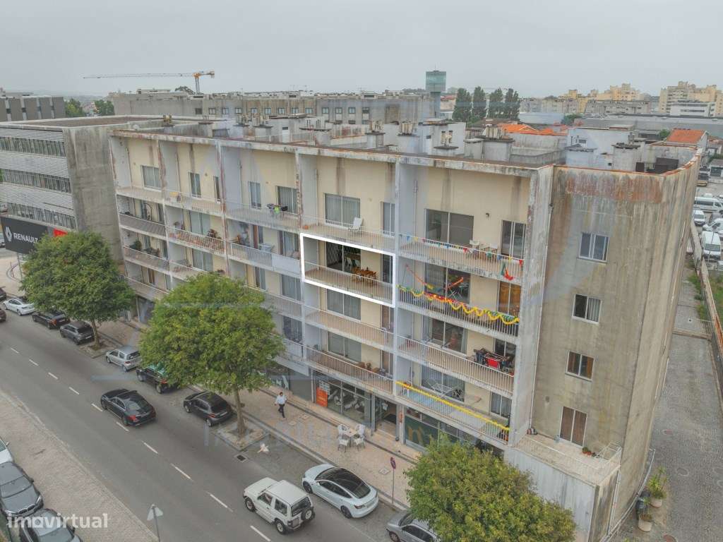 Apartamento T3 com varanda, e localização privilegiada em Vila do C...-27