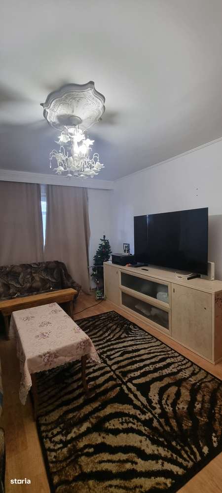 Apartament 3 camere decomandat zona Km  4/5 de vânzare-0