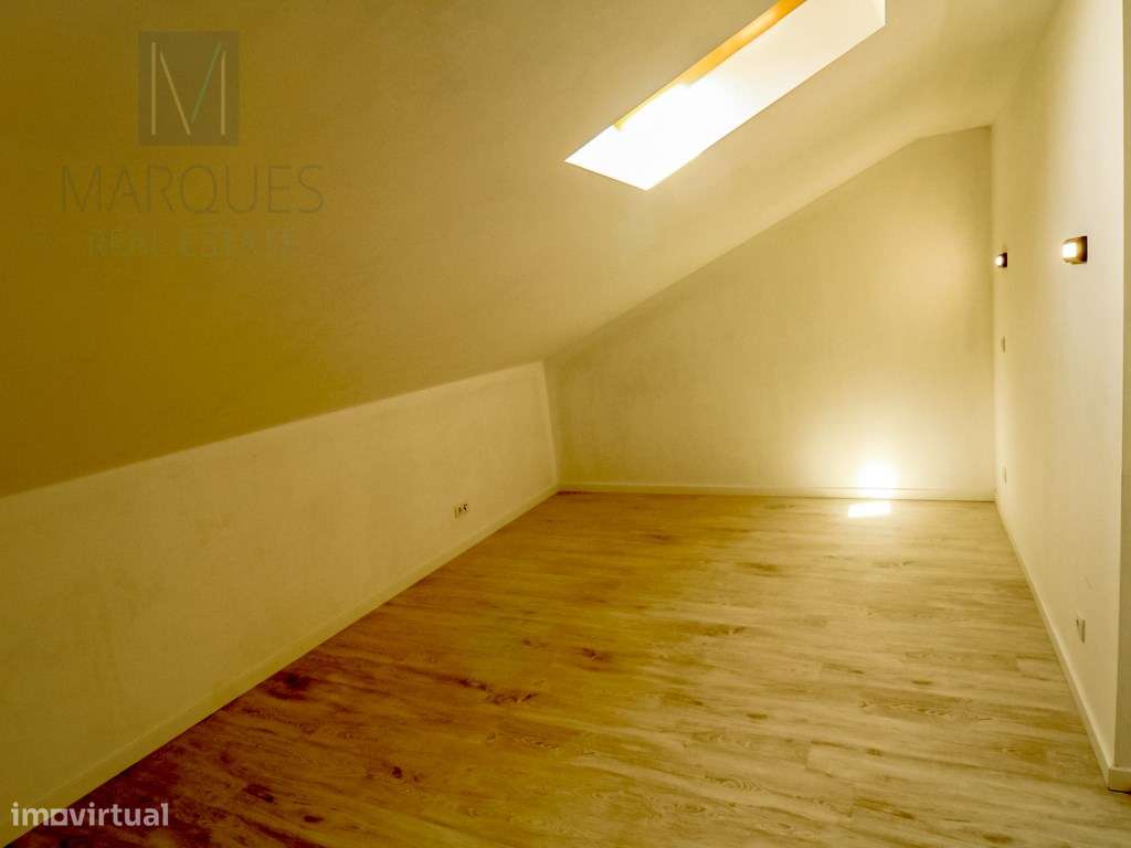 Moradia V2+2 com garagem em Vale de Milhaços - Corroios-24