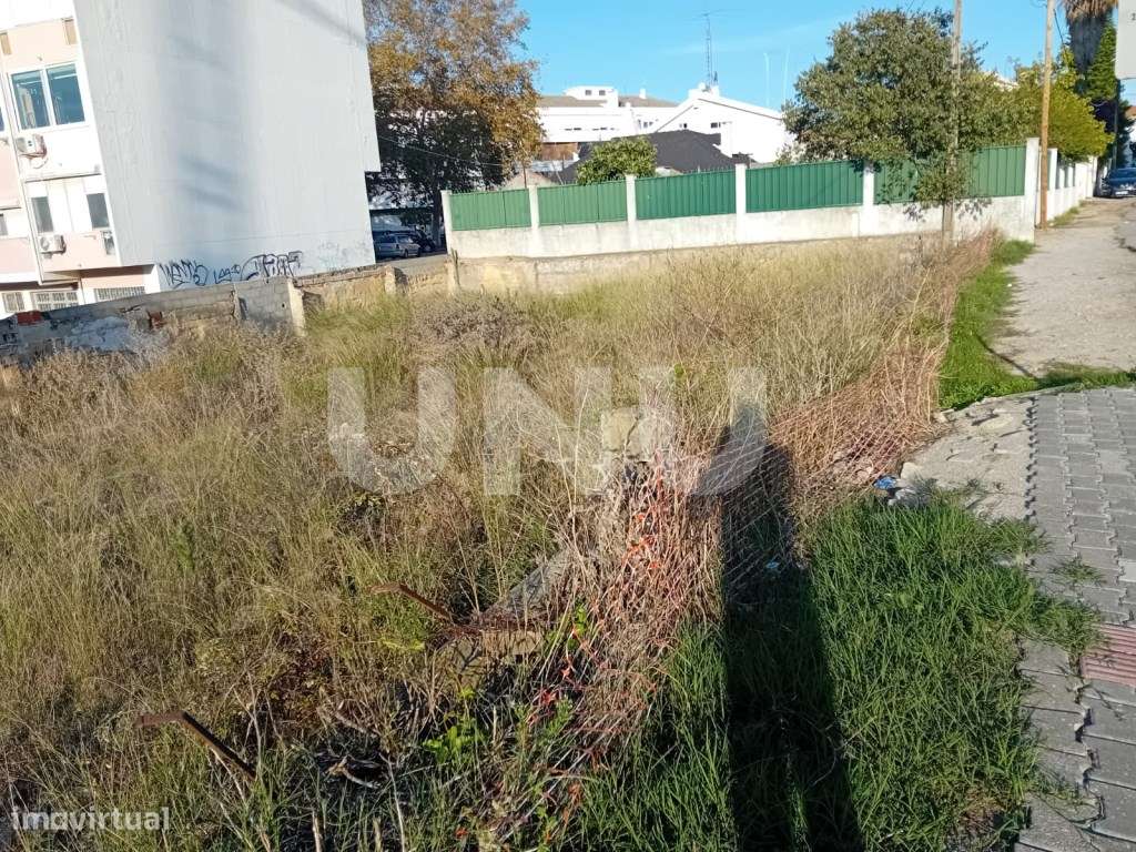 Lote para construção de moradia isolada - Grande imagem: 1/10