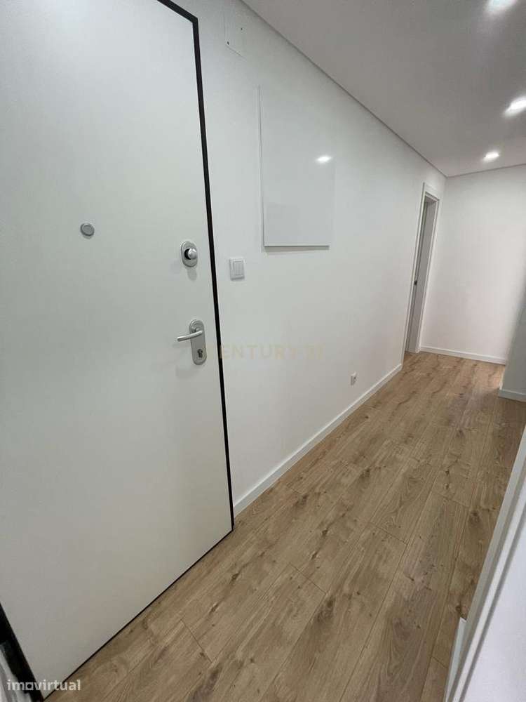 Apartamento T2, Totalmente Remodelado, Torre da Marinha, Seixal-4