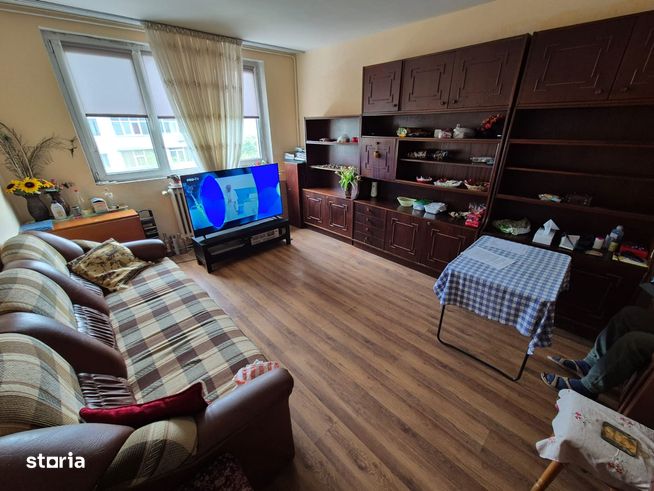 Apartament 3 camere de vanzare Titan / Ozana-2
