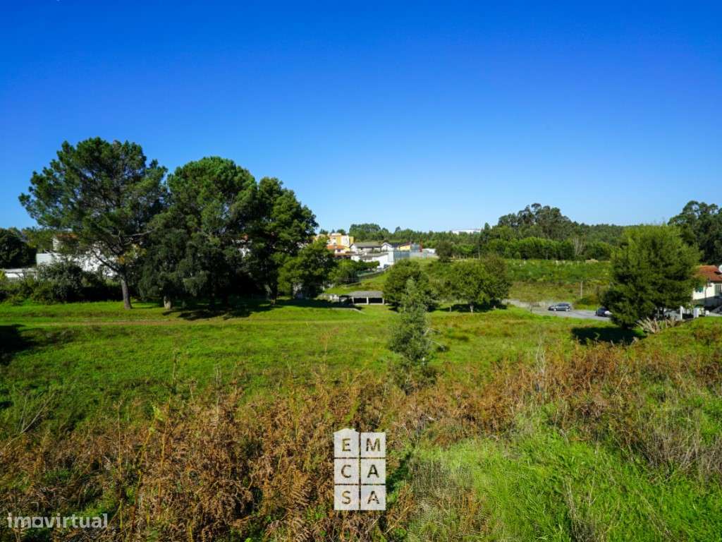 Terreno para venda com 1649m² para construção em Arrifana - Grande imagem: 2/6