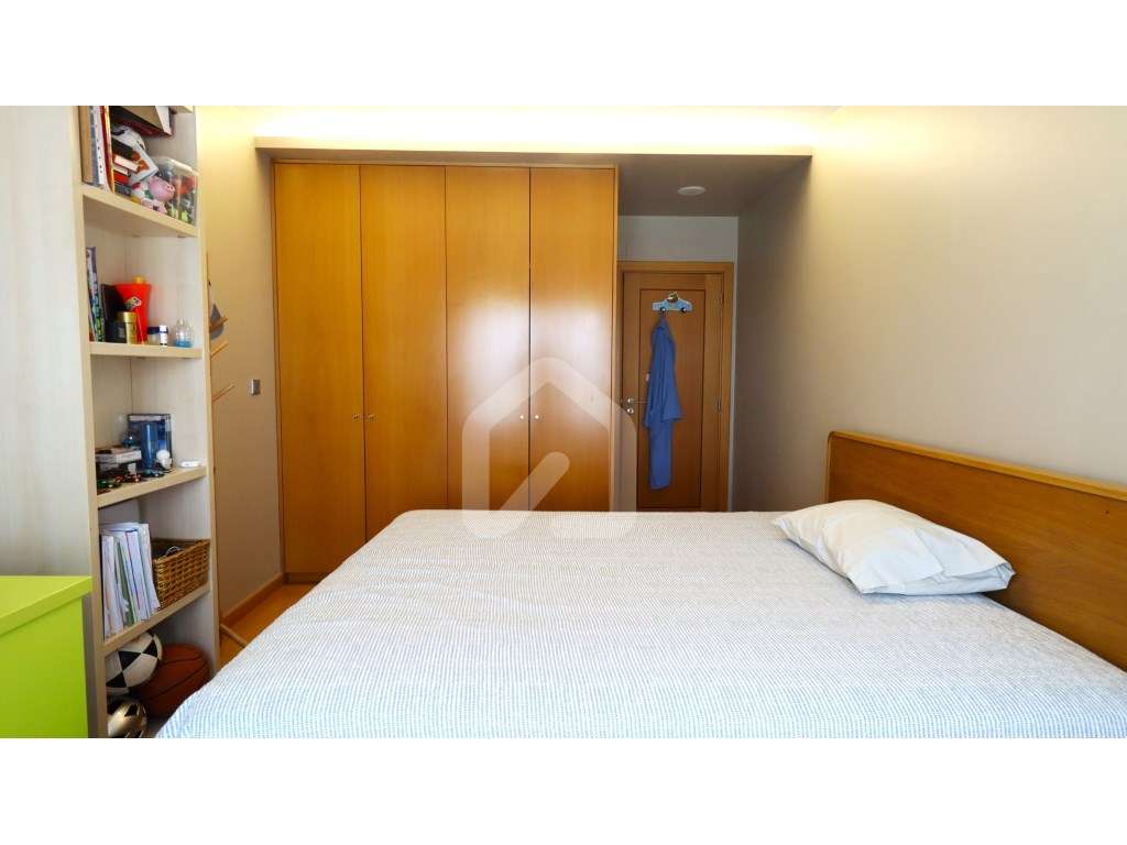 Apartamento T3 no último piso, vista Parque da Devesa-24